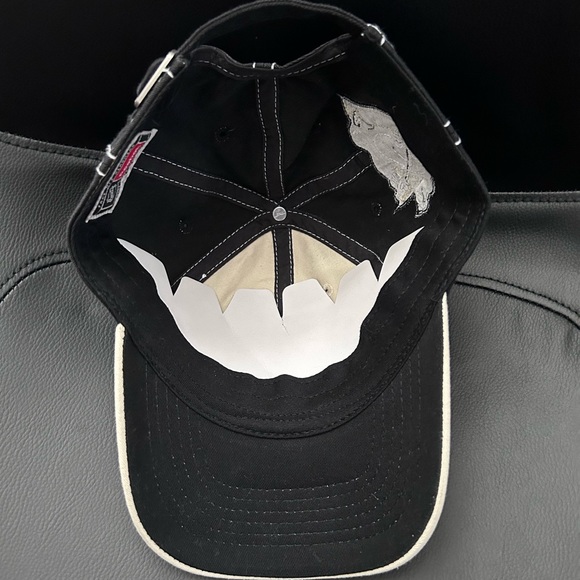 Pittsburgh Penguins official hat - Picture 2 of 2